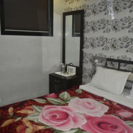 Hotel National Мумбай Екстериор снимка