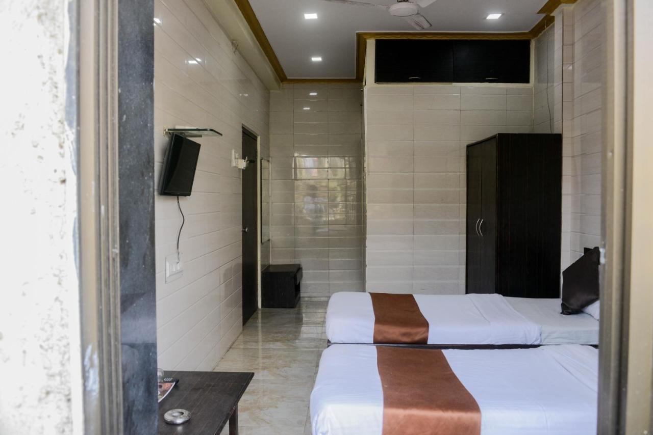 Hotel National Мумбай Екстериор снимка