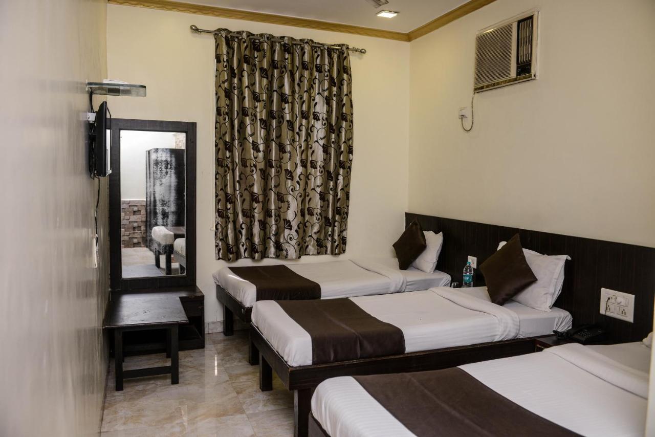 Hotel National Мумбай Екстериор снимка