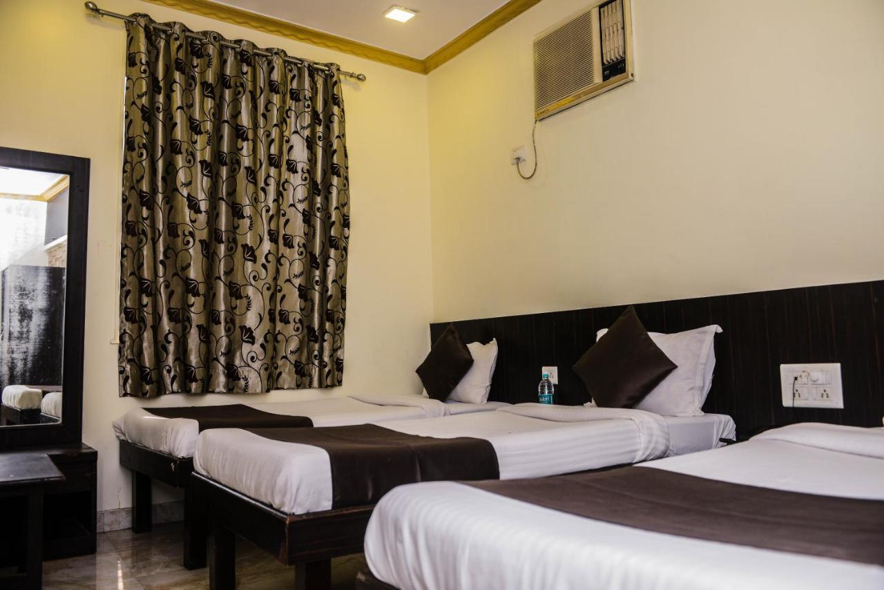 Hotel National Мумбай Екстериор снимка