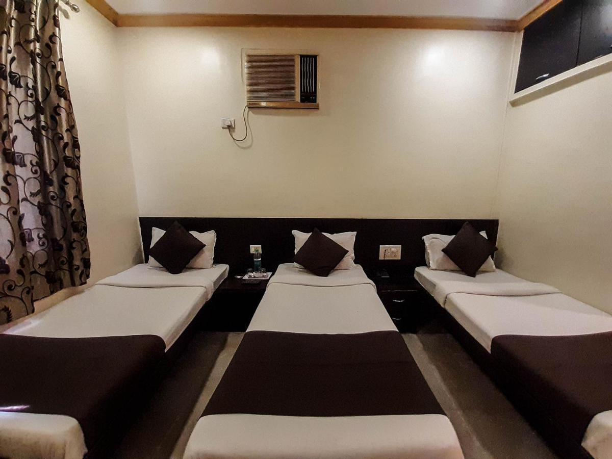 Hotel National Мумбай Екстериор снимка