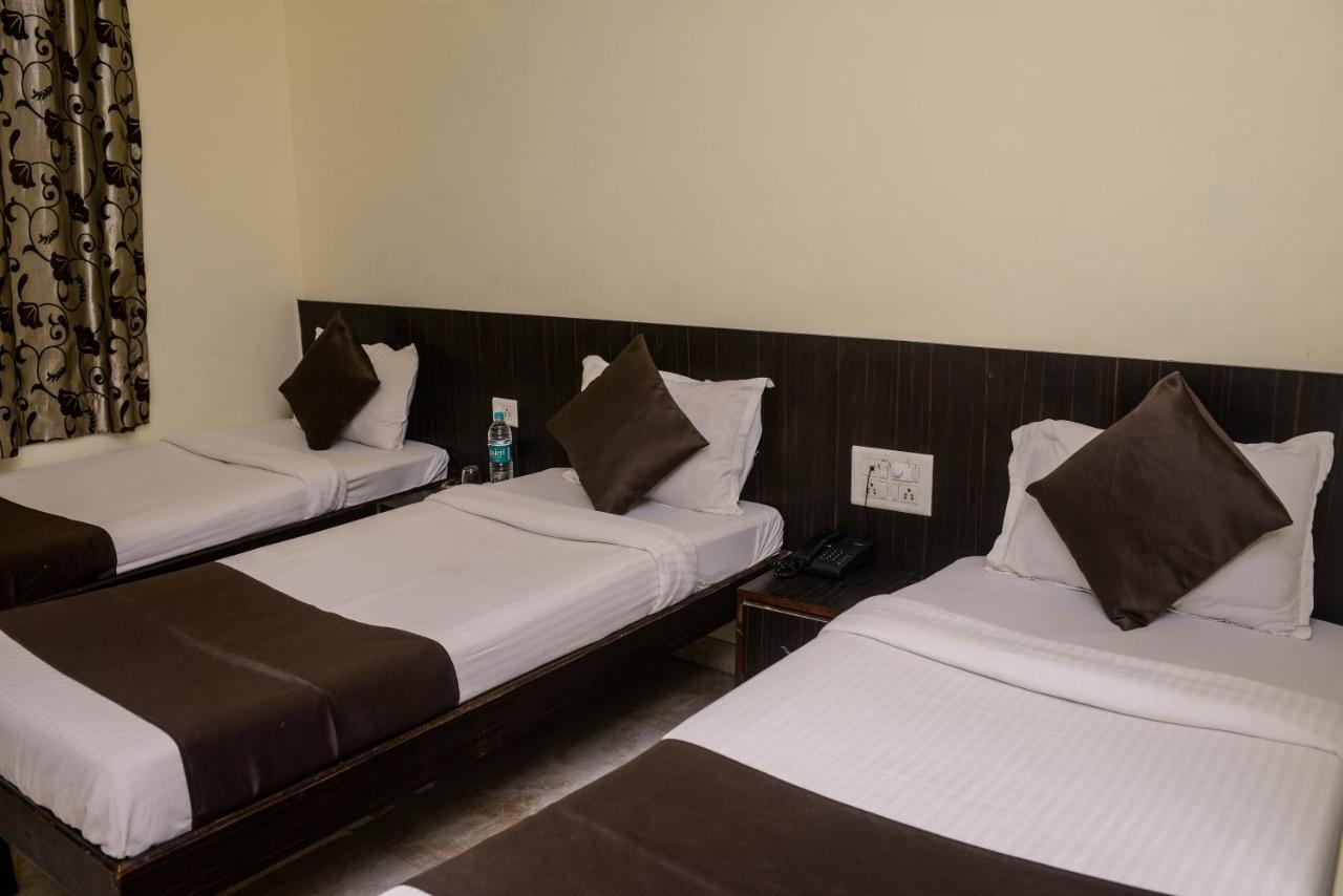 Hotel National Мумбай Екстериор снимка