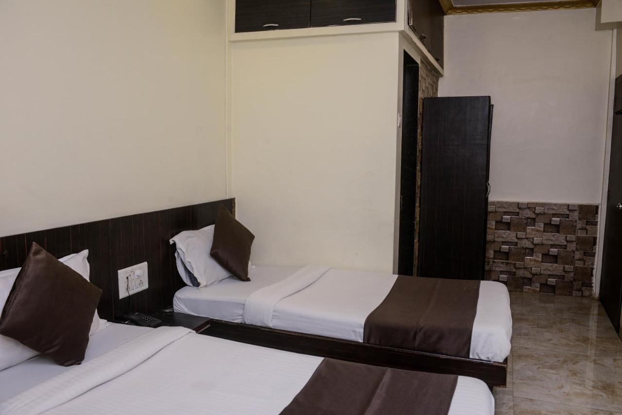 Hotel National Мумбай Екстериор снимка