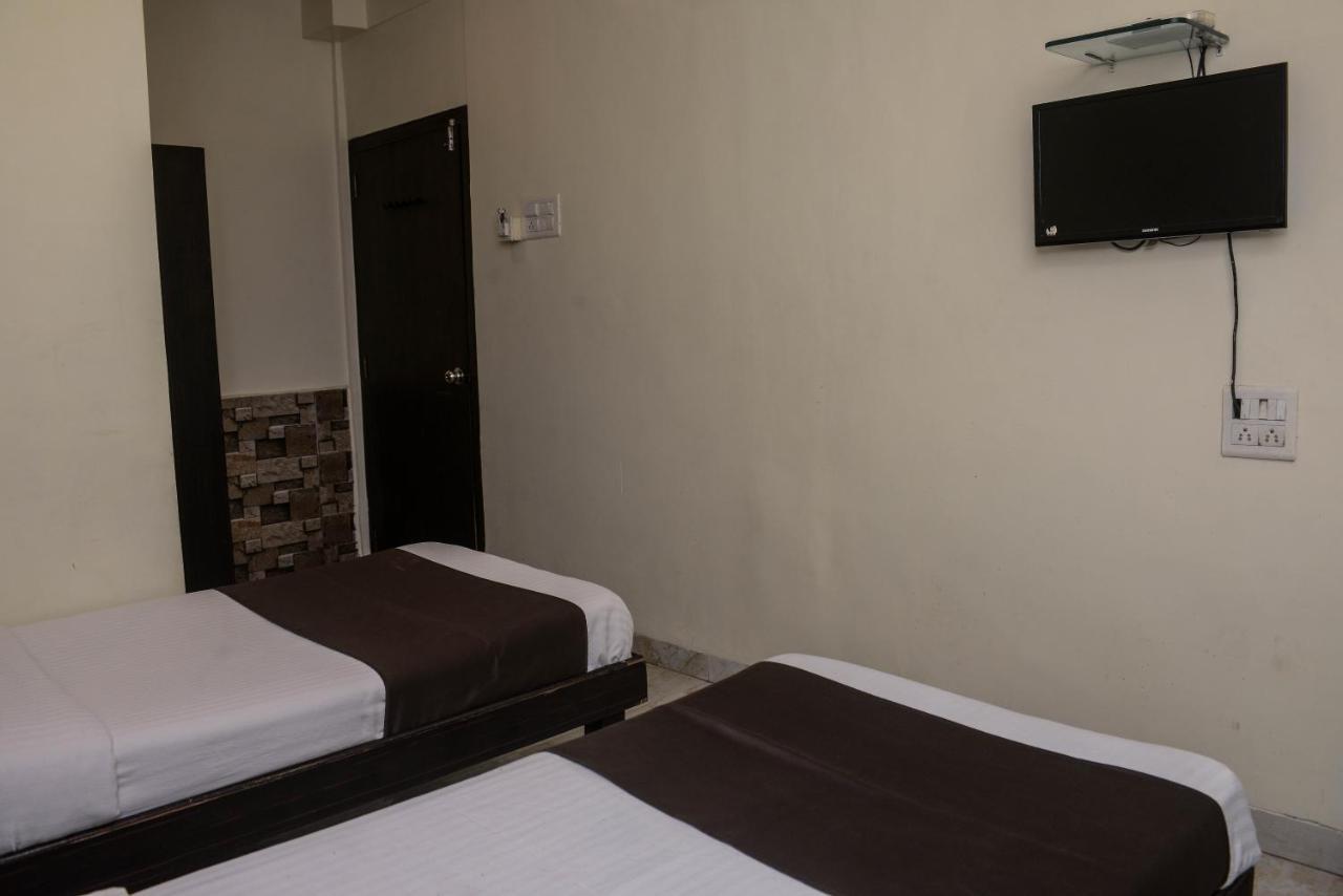 Hotel National Мумбай Екстериор снимка