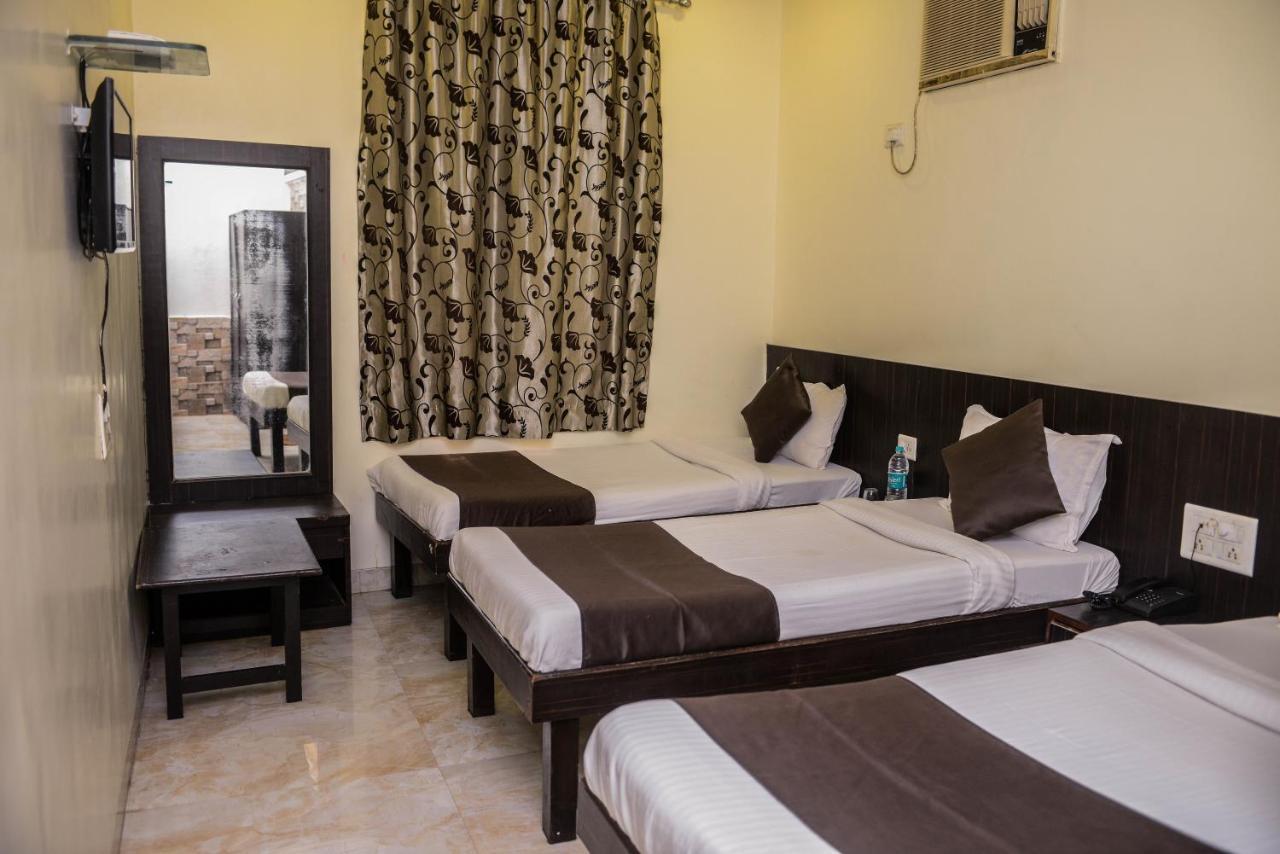 Hotel National Мумбай Екстериор снимка