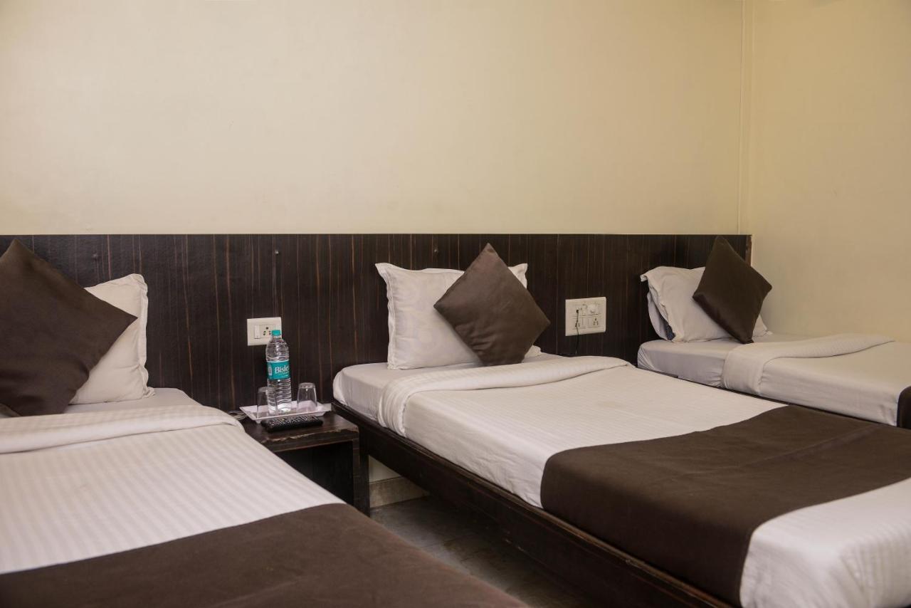 Hotel National Мумбай Екстериор снимка